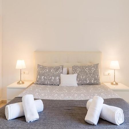 Agua I & Seasonal Pool By Ele Apartments Malaga Bagian luar foto
