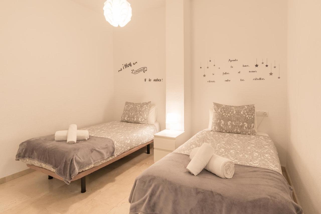 Agua I & Seasonal Pool By Ele Apartments Malaga Bagian luar foto
