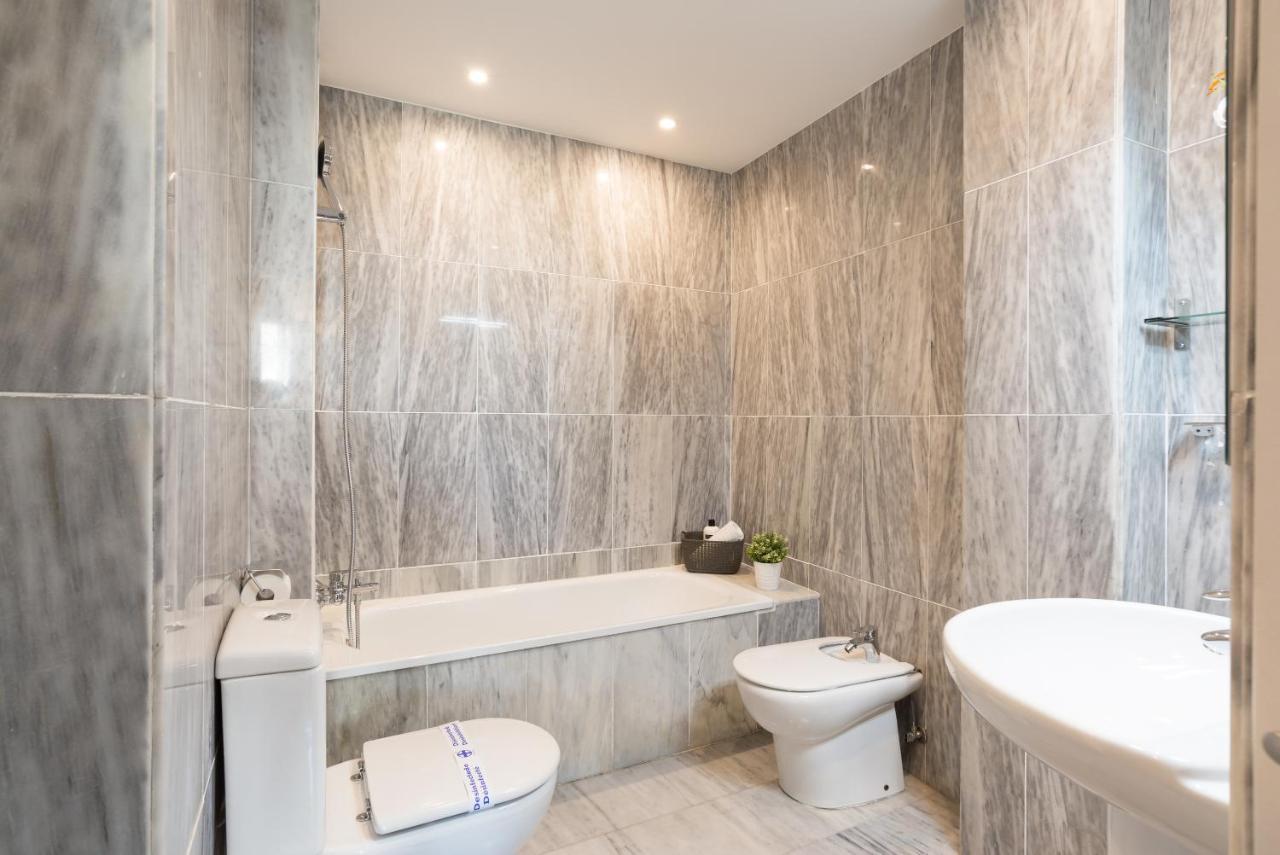 Agua I & Seasonal Pool By Ele Apartments Malaga Bagian luar foto